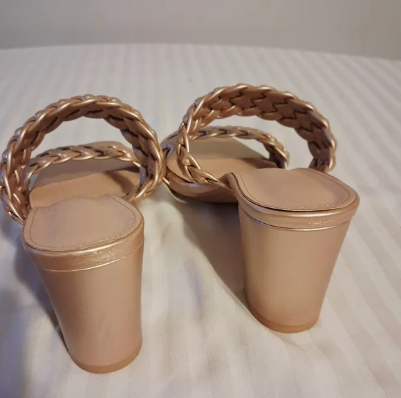 Gold Sandals With Braided Strap - Picture 3 of 9